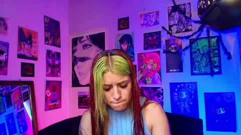 Snapshot of holyeva chatting on December 5, 2024, 9:39 pm   online show from December 5, 2024, 9:39 pm