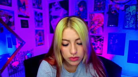 Snapshot of holyeva chatting on December 18, 2024, 12:10 am   online show from December 18, 2024, 12:10 am