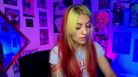 Snapshot of holyeva chatting on December 18, 2024, 6:21 am   online show from December 18, 2024, 6:21 am