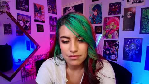Snapshot of holyeva chatting on January 30, 2025, 8:53 pm   online show from January 30, 2025, 8:53 pm