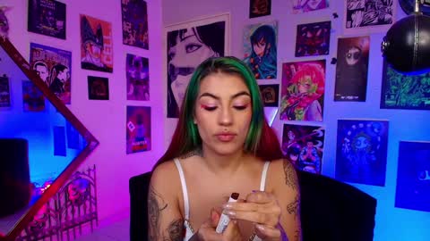 Snapshot of holyeva chatting on February 3, 2025, 7:21 pm   online show from February 3, 2025, 7:21 pm