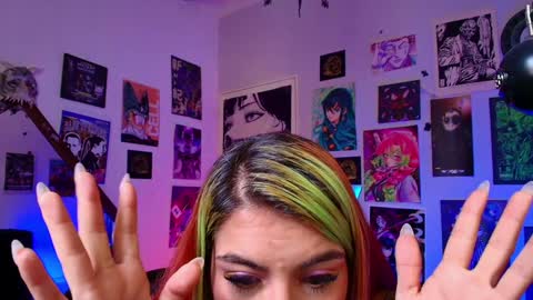 Snapshot of holyeva chatting on February 4, 2025, 6:17 pm   online show from February 4, 2025, 6:17 pm
