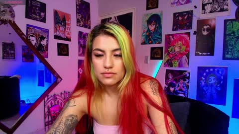 Snapshot of holyeva chatting on February 6, 2025, 10:21 pm   online show from February 6, 2025, 10:21 pm