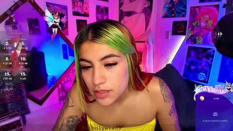 Snapshot of holyeva chatting on February 7, 2025, 11:34 pm   online show from February 7, 2025, 11:34 pm