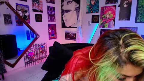 Snapshot of holyeva chatting on February 9, 2025, 7:52 pm   online show from February 9, 2025, 7:52 pm