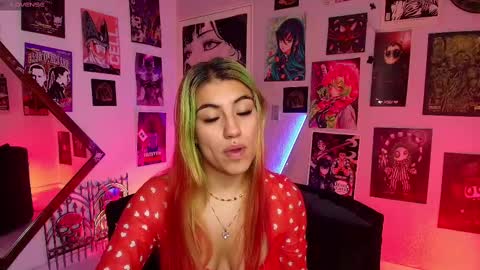 Snapshot of holyeva chatting on February 16, 2025, 10:54 pm   online show from February 16, 2025, 10:54 pm