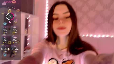 Mia online show from September 15, 2025, 3:17 am