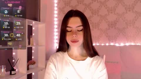 Mia online show from October 4, 2025, 3:48 am