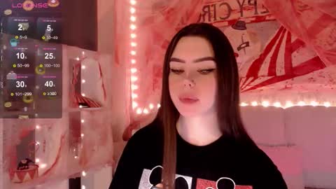 Mia online show from November 2, 2025, 3:42 am