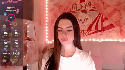 Mia online show from November 3, 2025, 3:52 am