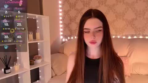 Mia online show from July 19, 2026, 3:32 am