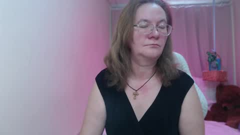 Snapshot of holymilfa chatting on April 5, 2026, 12:24 pm holymilfa online show from April 5, 2026, 12:24 pm