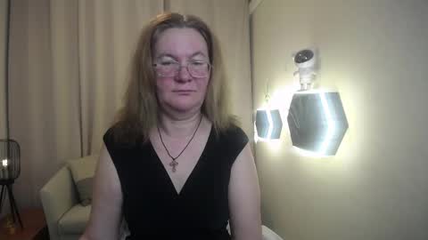 Snapshot of holymilfa chatting on April 22, 2026, 7:11 am holymilfa online show from April 22, 2026, 7:11 am