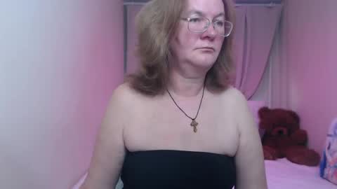 Snapshot of holymilfa chatting on May 4, 2026, 12:12 pm holymilfa online show from May 4, 2026, 12:12 pm