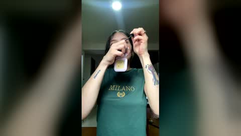 Snapshot of honeeeey_ chatting on March 28, 2026, 8:41 pm honeeeey_ online show from March 28, 2026, 8:41 pm