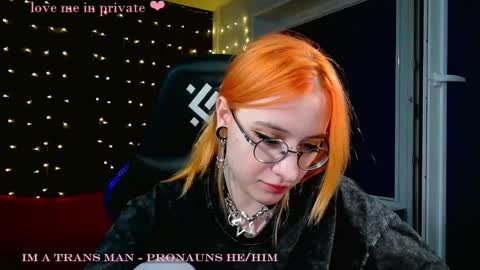 Honelints boyblonde hair AsterMIntfemboybrown hair online show from January 22, 2025, 8:59 pm