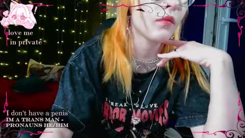 Honelints boyblonde hair AsterMIntfemboybrown hair online show from February 13, 2025, 4:50 pm