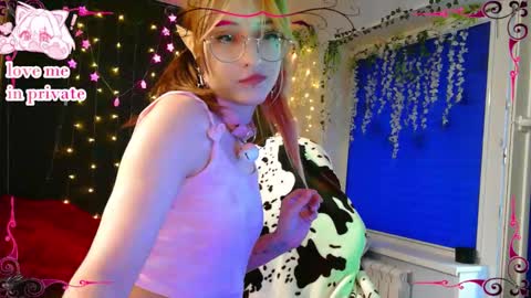 Honelints boyblonde hair AsterMIntfemboybrown hair online show from September 8, 2025, 3:00 pm