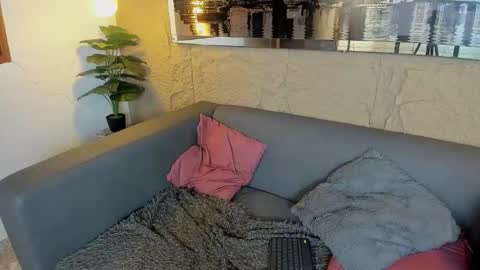 Snapshot of honey__monroe chatting on December 1, 2025, 10:15 pm honey monroe online show from December 1, 2025, 10:15 pm