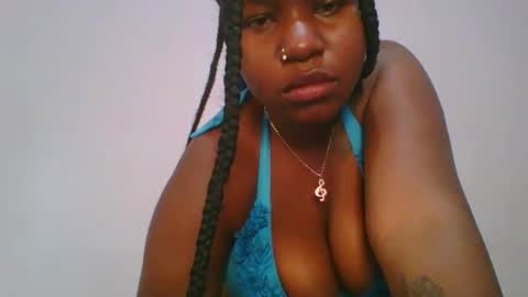 honey_beb online show from November 7, 2025, 6:46 am