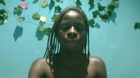 Snapshot of honey_bug2 chatting on September 28, 2025, 9:31 pm Queen online show from September 28, 2025, 9:31 pm