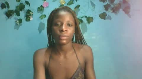 Snapshot of honey_bug2 chatting on November 1, 2025, 11:18 pm Queen online show from November 1, 2025, 11:18 pm