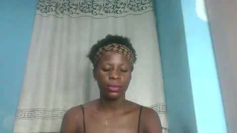 Snapshot of honey_bug2 chatting on February 9, 2026, 10:58 pm Queen online show from February 9, 2026, 10:58 pm