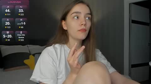 Snapshot of honey_chantal chatting on June 14, 2026, 7:38 pm Chantal online show from June 14, 2026, 7:38 pm