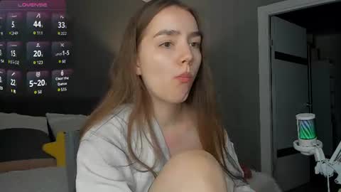 Snapshot of honey_chantal chatting on June 16, 2026, 7:16 pm Chantal online show from June 16, 2026, 7:16 pm