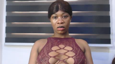 Snapshot of honey_dollxx chatting on March 29, 2026, 2:28 pm Flora online show from March 29, 2026, 2:28 pm