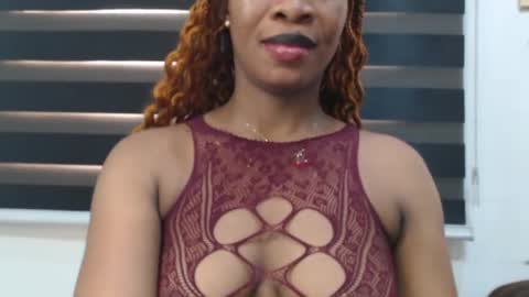 Snapshot of honey_dollxx chatting on April 10, 2026, 9:14 am Flora online show from April 10, 2026, 9:14 am