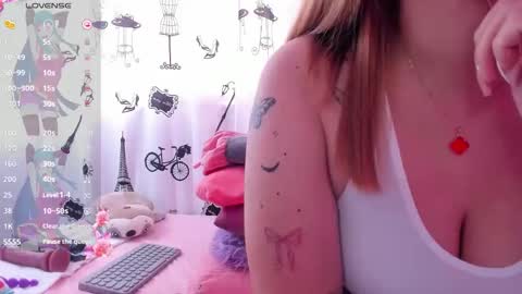 Jhenna martinez online show from October 15, 2025, 2:50 pm