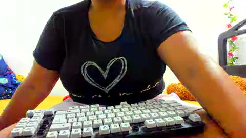 Jhenna martinez online show from January 19, 2026, 1:15 pm