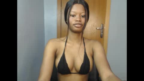 Snapshot of honey_juicydoll chatting on October 11, 2025, 7:18 am Sonia online show from October 11, 2025, 7:18 am