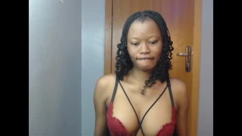 Snapshot of honey_juicydoll chatting on October 20, 2025, 6:25 am Sonia online show from October 20, 2025, 6:25 am