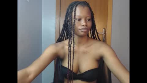 Snapshot of honey_juicydoll chatting on November 18, 2025, 10:09 am Sonia online show from November 18, 2025, 10:09 am