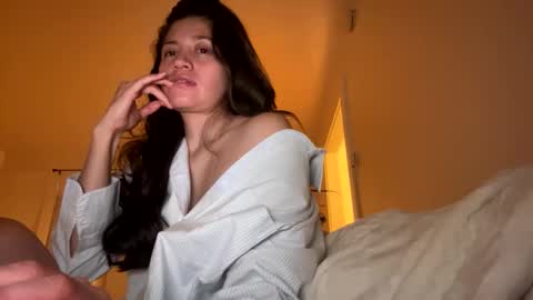 honey_laila online show from February 18, 2025, 7:32 am