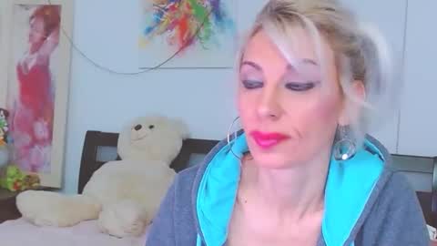 honey_lara online show from January 15, 2026, 2:05 am