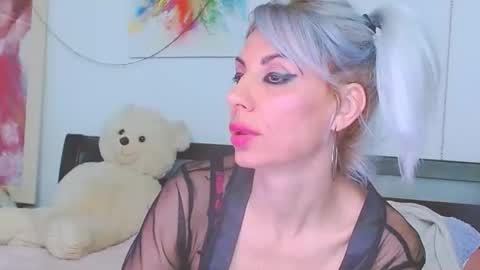 honey_lara online show from March 12, 2026, 12:50 am