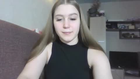 honey_lolaaa online show from February 2, 2026, 1:54 pm