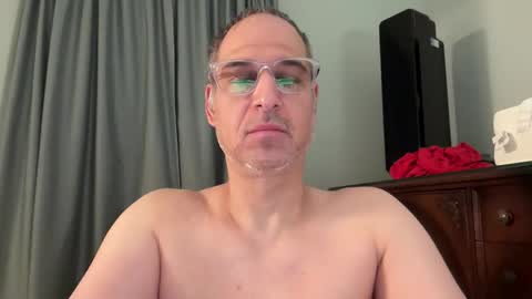 honey_man14 online show from April 25, 2026, 2:03 pm
