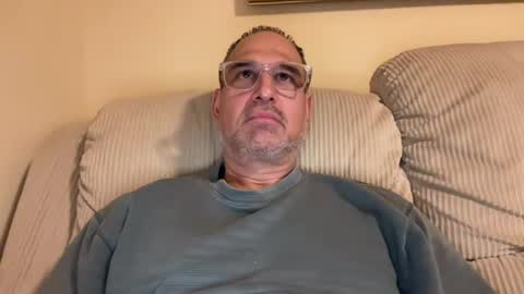 Snapshot of honey_man14 chatting on June 17, 2026, 3:31 am honey_man14 online show from June 17, 2026, 3:31 am