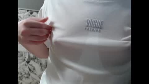 Lina online show from February 13, 2025, 3:24 pm