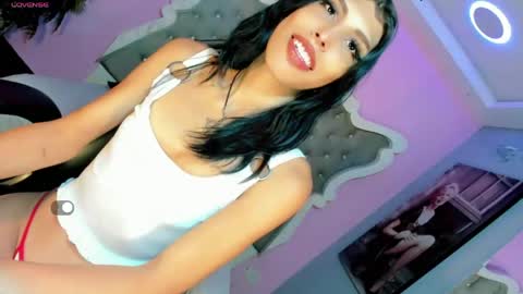 honey_moontsts online show from May 8, 2026, 12:54 pm