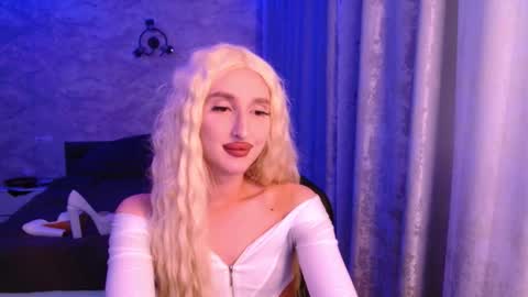 honey_sunset online show from October 4, 2025, 5:55 pm