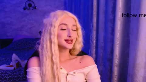 Snapshot of honey_sunset chatting on November 2, 2025, 10:34 pm honey_sunset online show from November 2, 2025, 10:34 pm