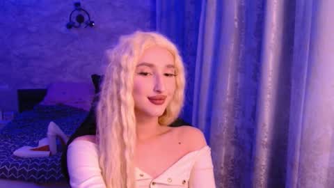 Snapshot of honey_sunset chatting on November 24, 2025, 9:47 pm honey_sunset online show from November 24, 2025, 9:47 pm