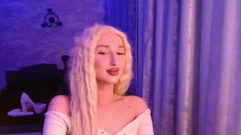 Snapshot of honey_sunset chatting on December 20, 2025, 11:12 pm honey_sunset online show from December 20, 2025, 11:12 pm