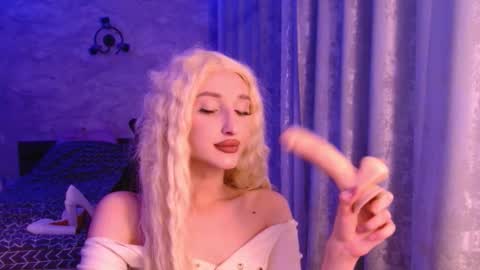 Snapshot of honey_sunset chatting on January 7, 2026, 11:07 pm honey_sunset online show from January 7, 2026, 11:07 pm