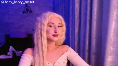 Snapshot of honey_sunset chatting on January 11, 2026, 7:08 pm honey_sunset online show from January 11, 2026, 7:08 pm